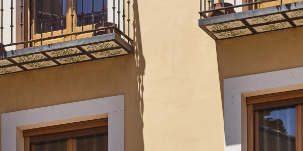 Pintar Fachadas de Casas Unifamiliares / Chalets Puigdàlber · Pintura anticorrosiva para Barandillas, Rejas y otros Elementos