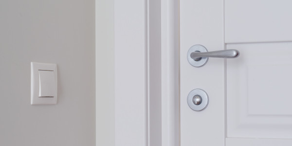 Pintar Fachadas y Patios de Luces de Comunidades Vecinos / Propietarios  Piera · Pintura para Pintado de Puertas Privadas de Vecinos