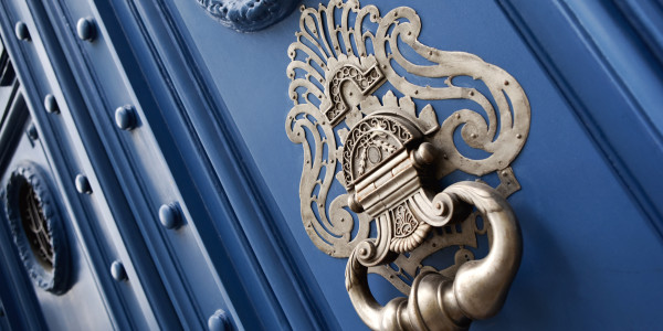 Rehabilitación y Restauración de Fachadas Bonastre · Restauración de Puertas / Portales / Ventanas de Madera