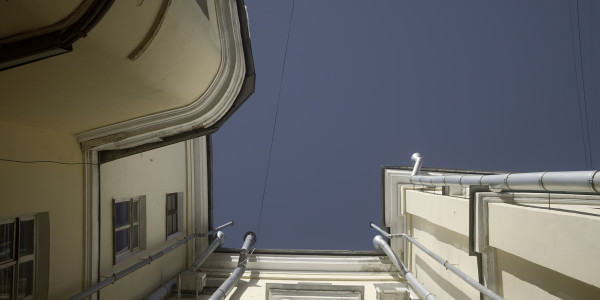 Trabajos Verticales en Fachadas de Edificios / Viviendas Banyeres del Penedès · Pintado de Edificios Altos, Patios Interiores de Luces y Estructura Complejas
